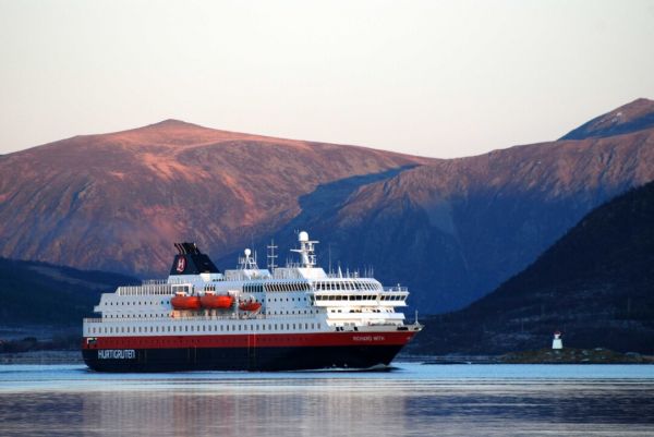Gruppenreise Hurtigruten- die klassische Postschiffroute